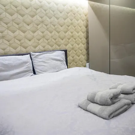 Apartament V2 Park Row *