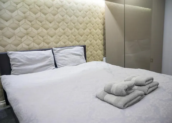 Apartment V2 Park Row *