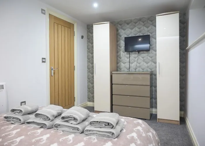 V2 Park Row Apartment *