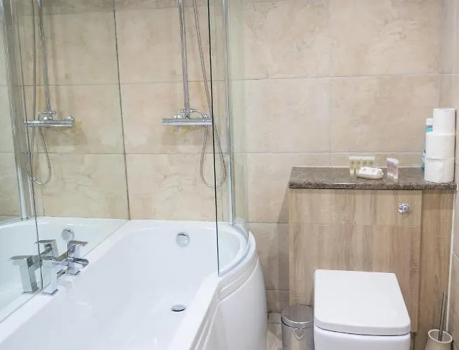 V2 Park Row Апартаменти *